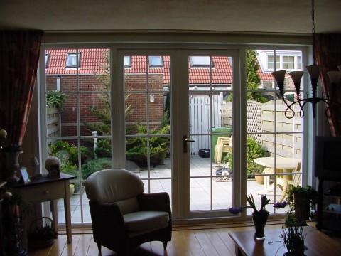 Afwerking opslaande deuren